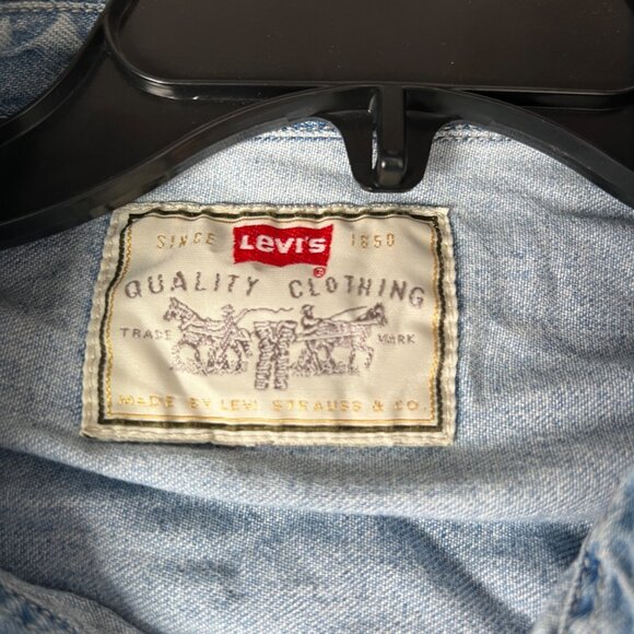 Vintage Levis Mens Denim Shirt Long Sleeve Button Up Red Tab size XXL Rodeo - Picture 3 of 12